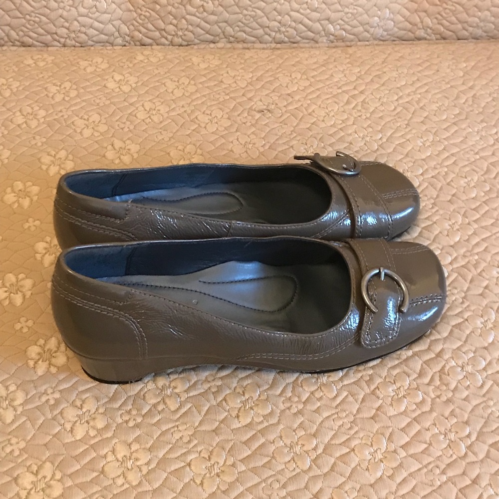 Josef Seibel taupe patent wedge heel pump, size 38
